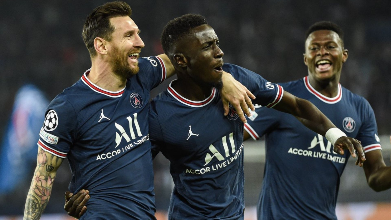 PRONOSTICI CALCIO PSG-LIPSIA: TESTA-CODA