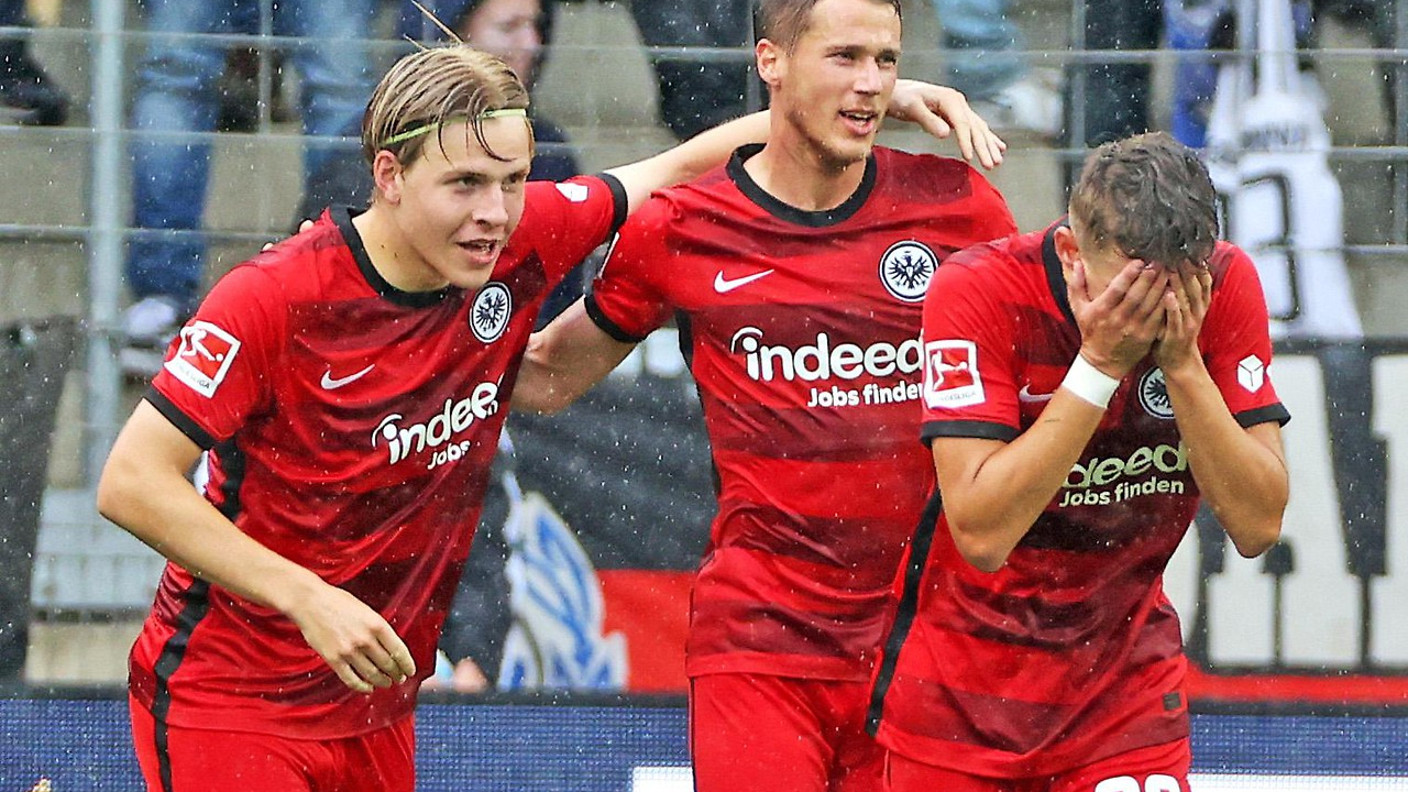 PRONOSTICI CALCIO FRANCOFORTE-FRIBURGO: CORSA CHAMPIONS