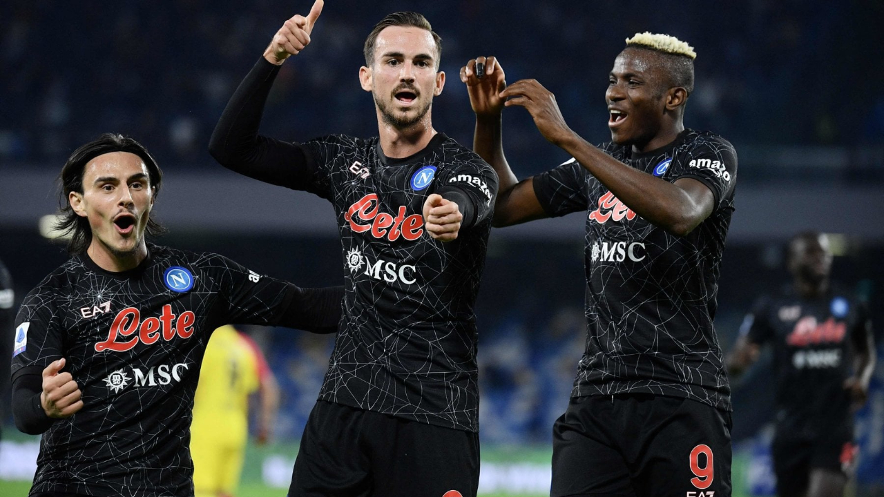 PRONOSTICI CALCIO NAPOLI-FIORENTINA: MARADONA IN FESTA PRONOSTICI CALCIO NAPOLI-FIORENTINA: MARADONA IN FESTA