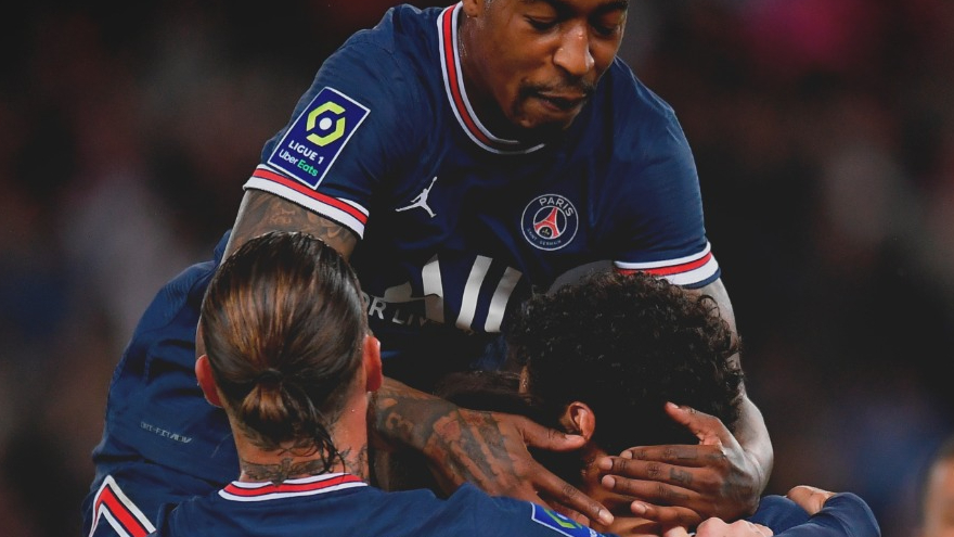 PRONOSTICI CALCIO PSG-METZ: EMOZIONI CONTRASTANTI!