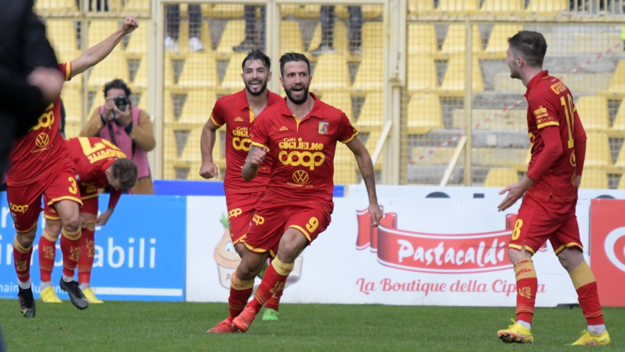 COSENZA-CATANZARO: STATISTICHE, QUOTE E PRONOSTICO